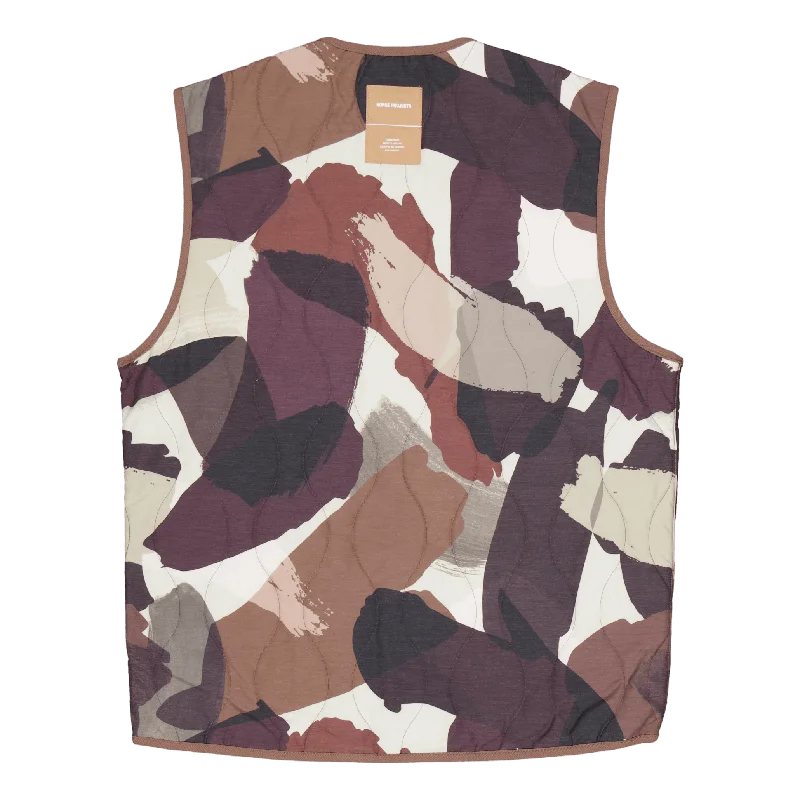 norse-projects-peter-camo-nylon-insulated-ves-espresso