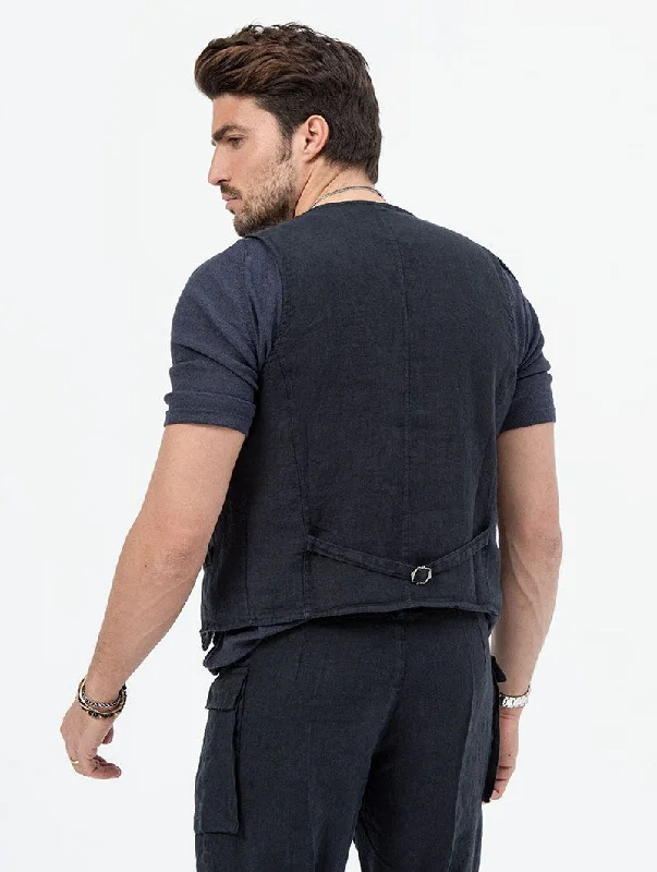 sawyer-vest-in-dark-blue