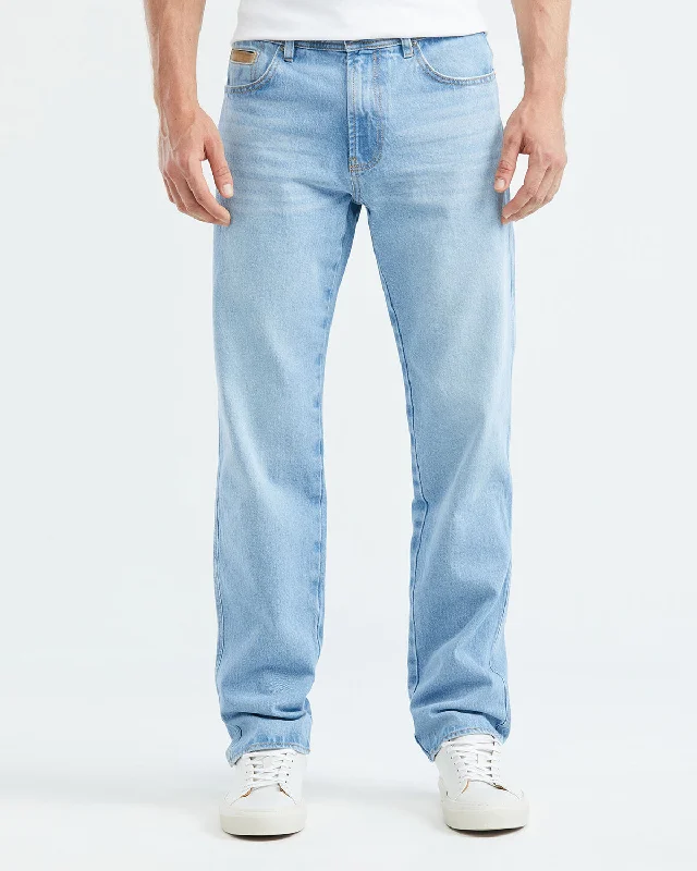 RELAXED FIT HIGH-RISE JEANS IN LIGHT WASH