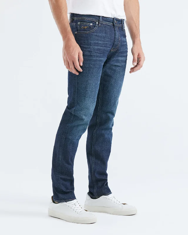 RELAXED FIT HIGH-RISE JEANS IN DARK WASH