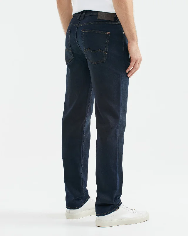 STRAIGHT FIT MID-RISE JEANS IN ULTRA DARK WASH