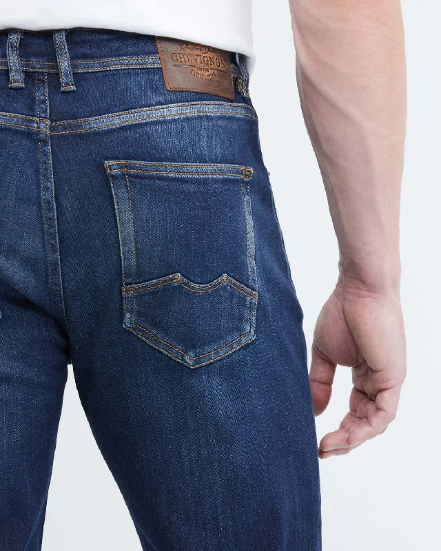 STRAIGHT FIT MID-RISE JEANS IN ULTRA DARK WASH