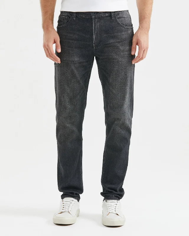 STRAIGHT FIT MID-RISE JEANS IN BLACK