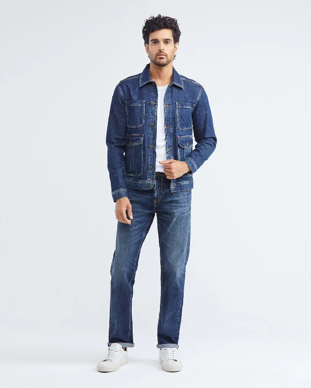 STRAIGHT FIT MID-RISE JEANS IN DARK WASH