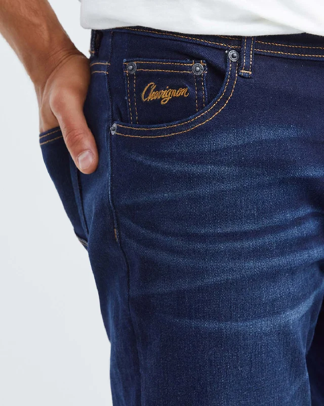 STRAIGHT FIT MID-RISE JEANS IN DARK WASH