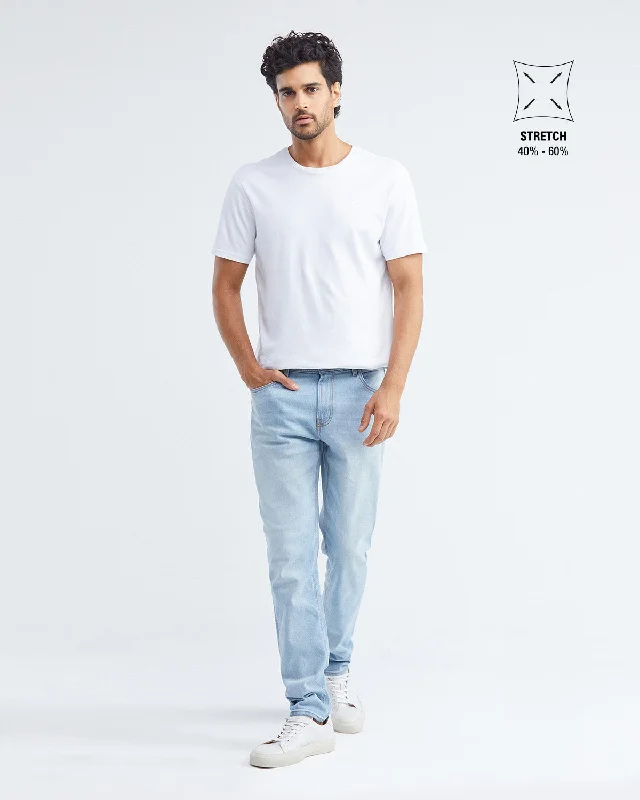 STRAIGHT FIT MID-RISE JEANS IN LIGHT WASH