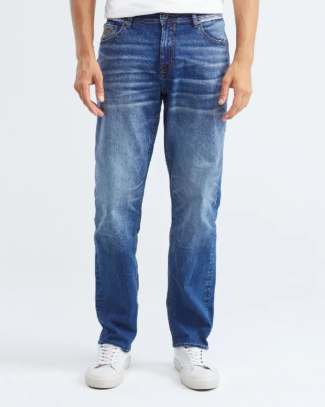 STRAIGHT FIT MID-RISE JEANS IN MEDIUM WASH