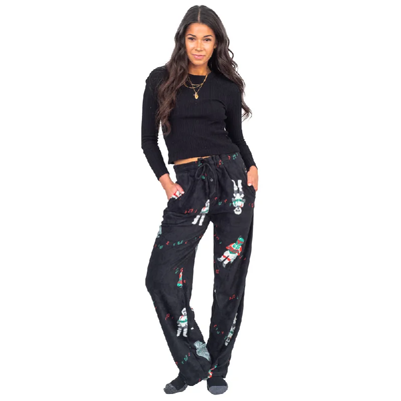 star-wars-holiday-fun-the-mandalorian-christmas-lounge-pants